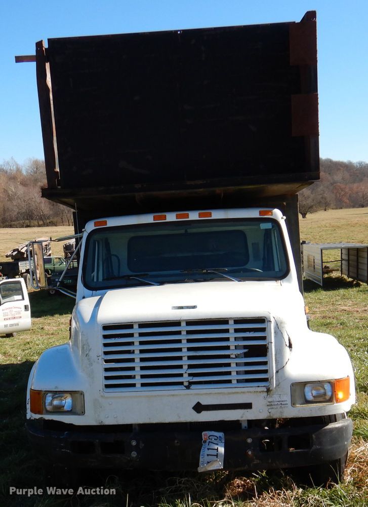 image for item DJ3766 1998 International 4700  dump truck
