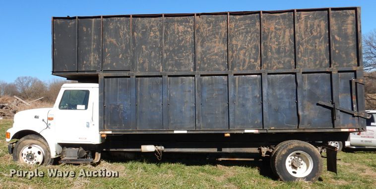 image for item DJ3766 1998 International 4700  dump truck