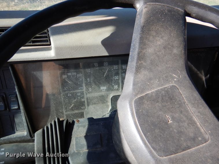 image for item DJ3766 1998 International 4700  dump truck