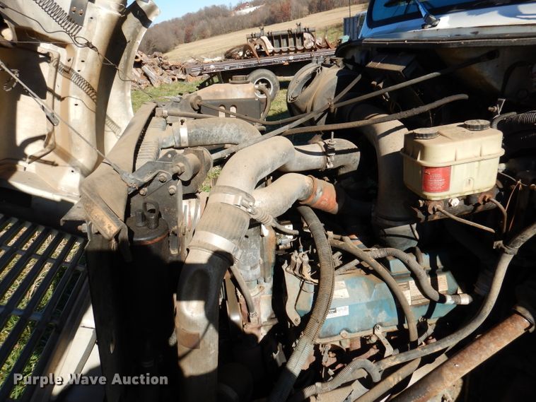 image for item DJ3766 1998 International 4700  dump truck