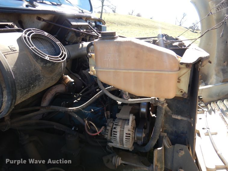 image for item DJ3766 1998 International 4700  dump truck