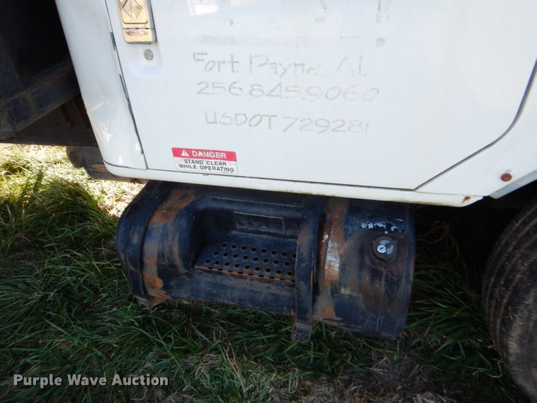 image for item DJ3766 1998 International 4700  dump truck