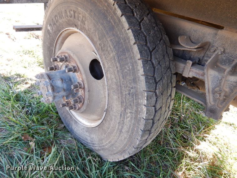 image for item DJ3766 1998 International 4700  dump truck