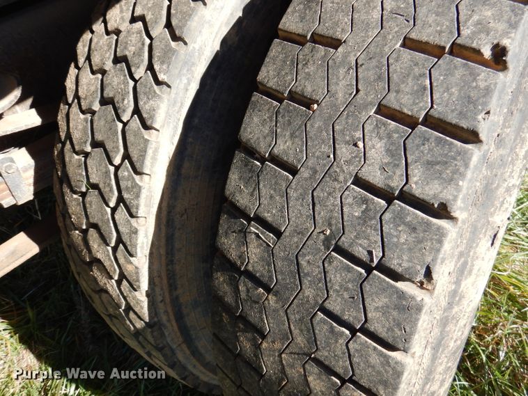 image for item DJ3766 1998 International 4700  dump truck