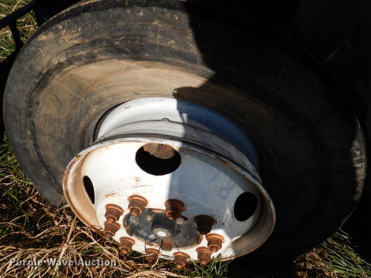 image for item DJ3766 1998 International 4700  dump truck