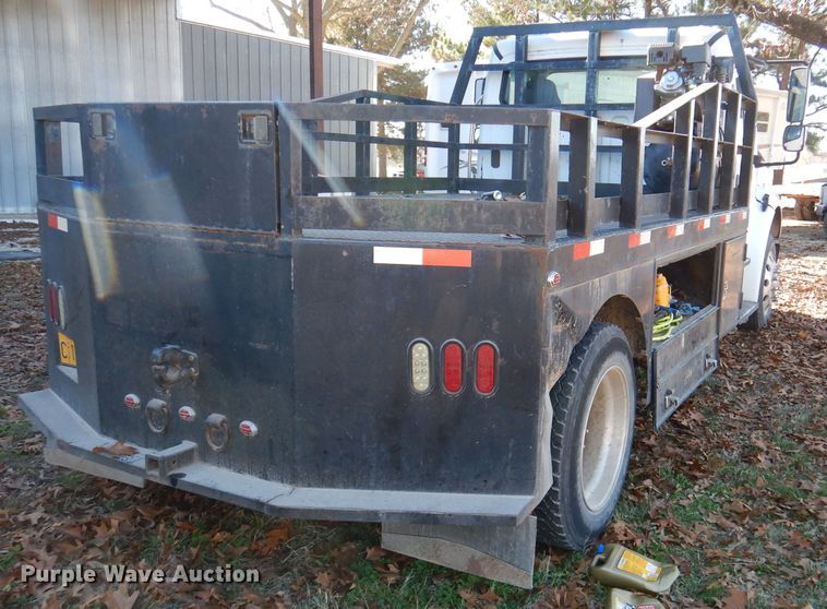 image for item DJ3767 2004 Freightliner M2 106  flatbed truck