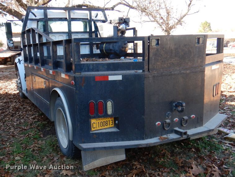 image for item DJ3767 2004 Freightliner M2 106  flatbed truck