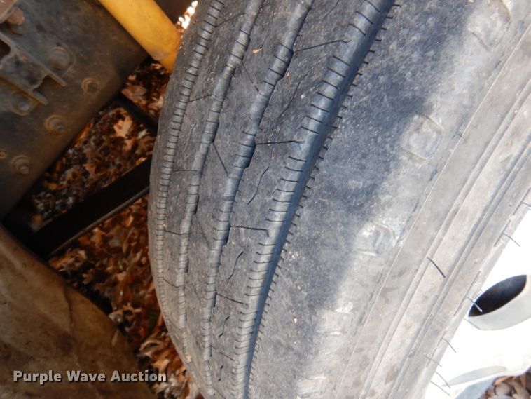 image for item DJ3767 2004 Freightliner M2 106  flatbed truck