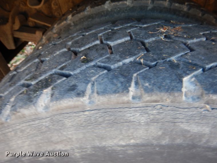 image for item DJ3767 2004 Freightliner M2 106  flatbed truck