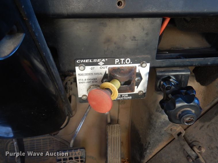 image for item DJ3769 1991 International 4900  crane truck