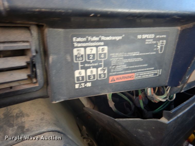 image for item DJ3769 1991 International 4900  crane truck