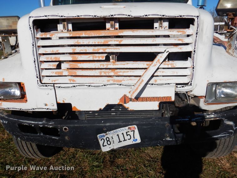 image for item DJ3769 1991 International 4900  crane truck