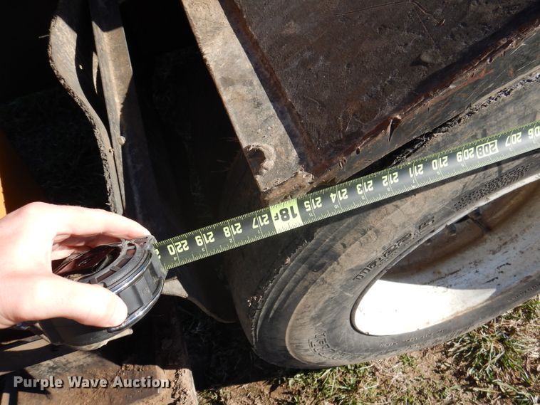 image for item DJ3769 1991 International 4900  crane truck