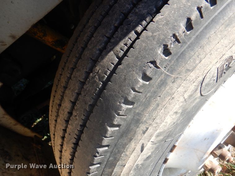 image for item DJ3769 1991 International 4900  crane truck