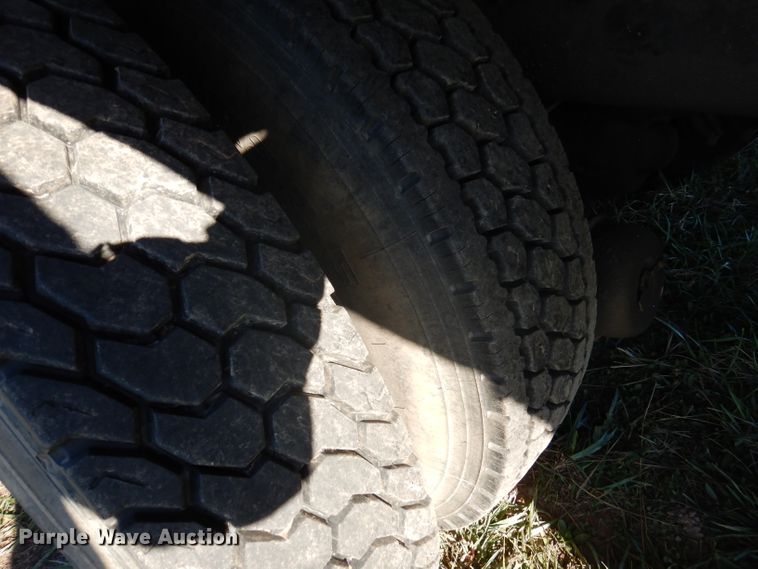 image for item DJ3769 1991 International 4900  crane truck