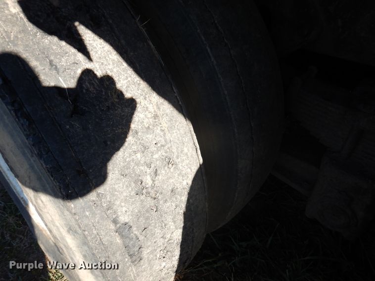 image for item DJ3769 1991 International 4900  crane truck