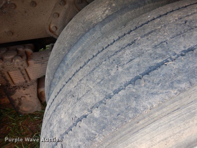 image for item DJ3769 1991 International 4900  crane truck