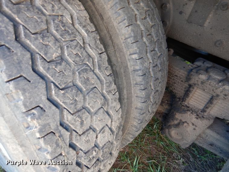 image for item DJ3769 1991 International 4900  crane truck