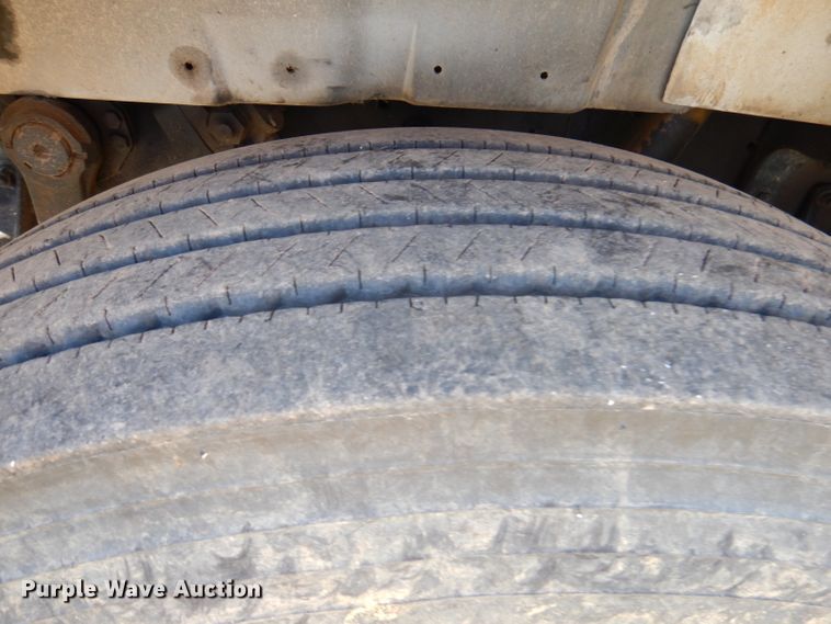 image for item DJ3769 1991 International 4900  crane truck