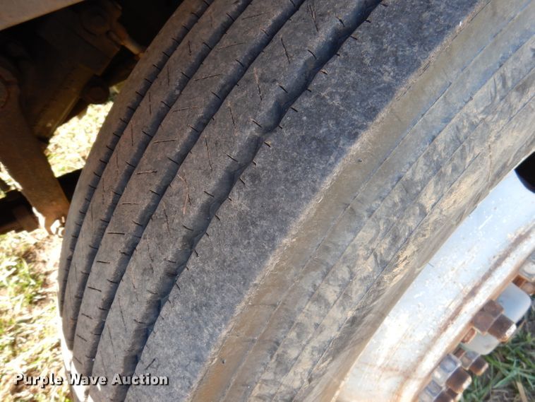 image for item DJ3769 1991 International 4900  crane truck