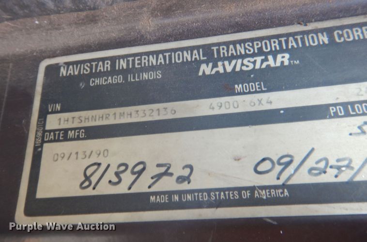 image for item DJ3769 1991 International 4900  crane truck