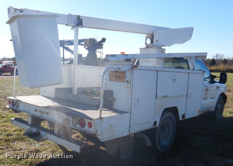 image for item DJ3770 1999 Ford F350 Super Duty  bucket truck