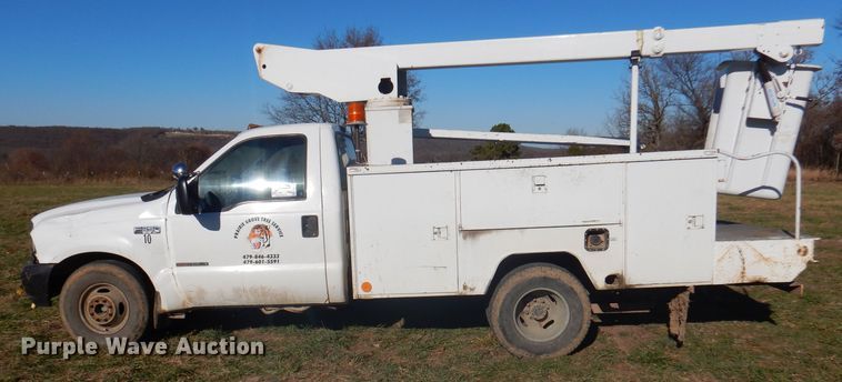 image for item DJ3770 1999 Ford F350 Super Duty  bucket truck