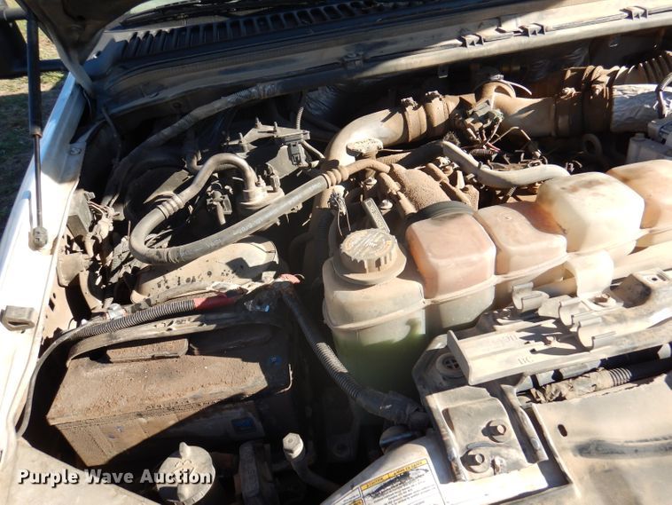 image for item DJ3770 1999 Ford F350 Super Duty  bucket truck