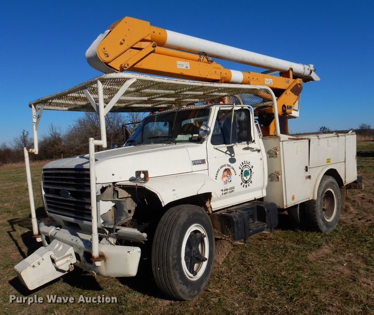 image for item DJ3771 1982 Ford F600  bucket truck