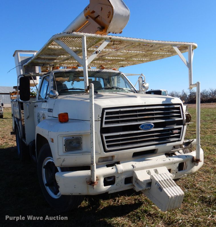 image for item DJ3771 1982 Ford F600  bucket truck