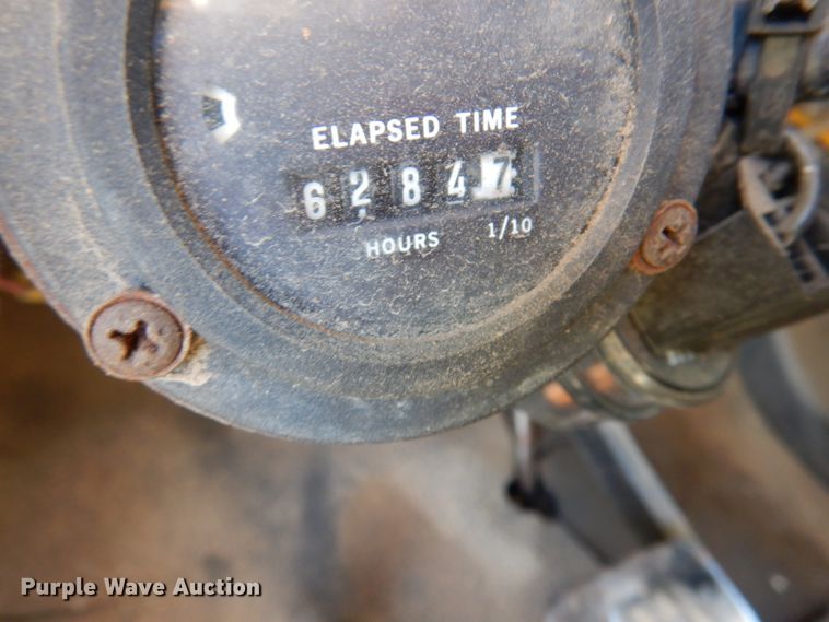 image for item DJ3771 1982 Ford F600  bucket truck