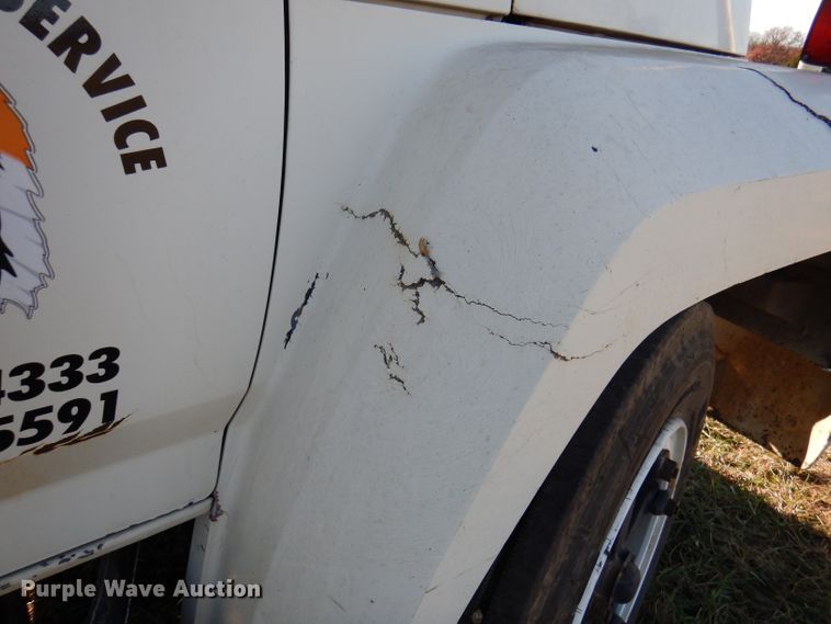 image for item DJ3771 1982 Ford F600  bucket truck