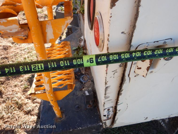 image for item DJ3771 1982 Ford F600  bucket truck