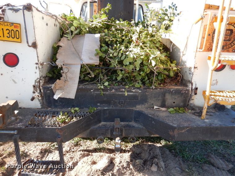 image for item DJ3771 1982 Ford F600  bucket truck