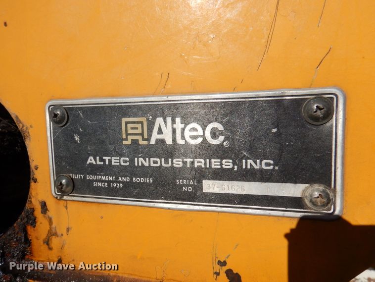 image for item DJ3771 1982 Ford F600  bucket truck