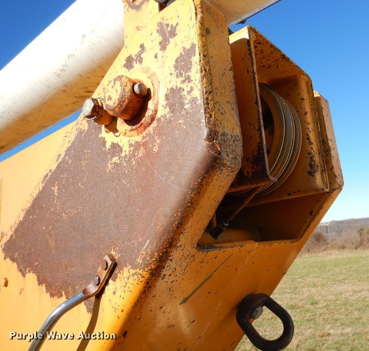 image for item DJ3771 1982 Ford F600  bucket truck