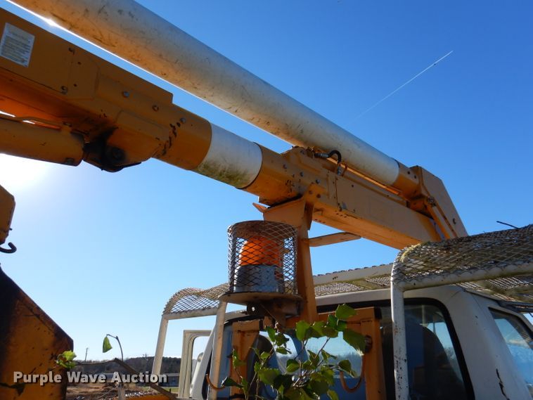 image for item DJ3771 1982 Ford F600  bucket truck