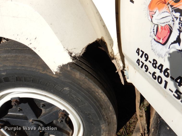 image for item DJ3771 1982 Ford F600  bucket truck