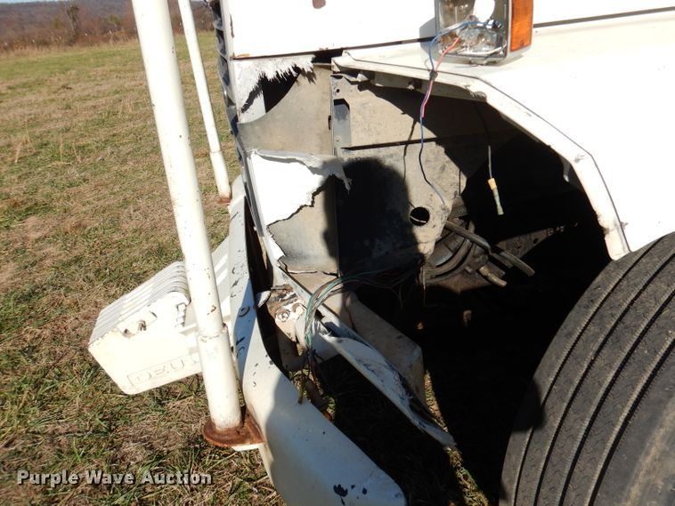 image for item DJ3771 1982 Ford F600  bucket truck