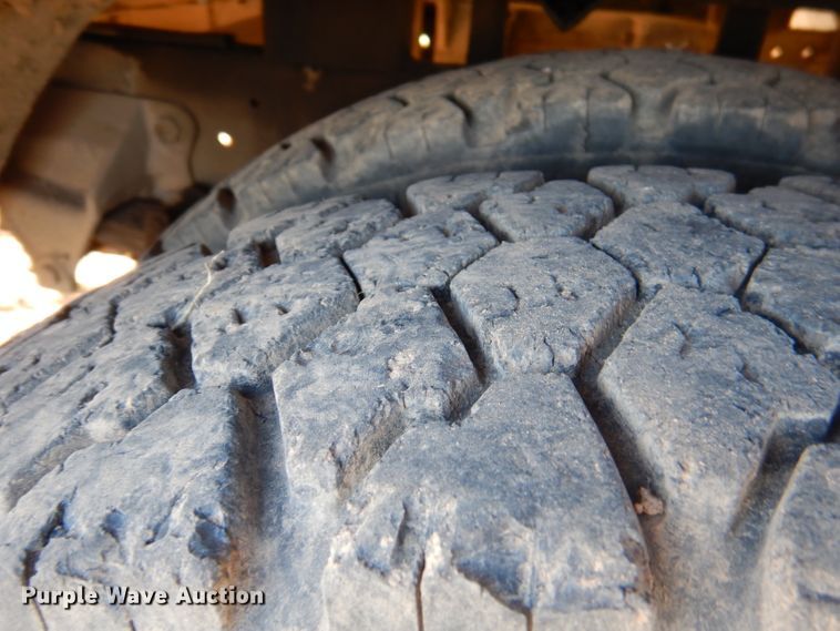 image for item DJ3771 1982 Ford F600  bucket truck