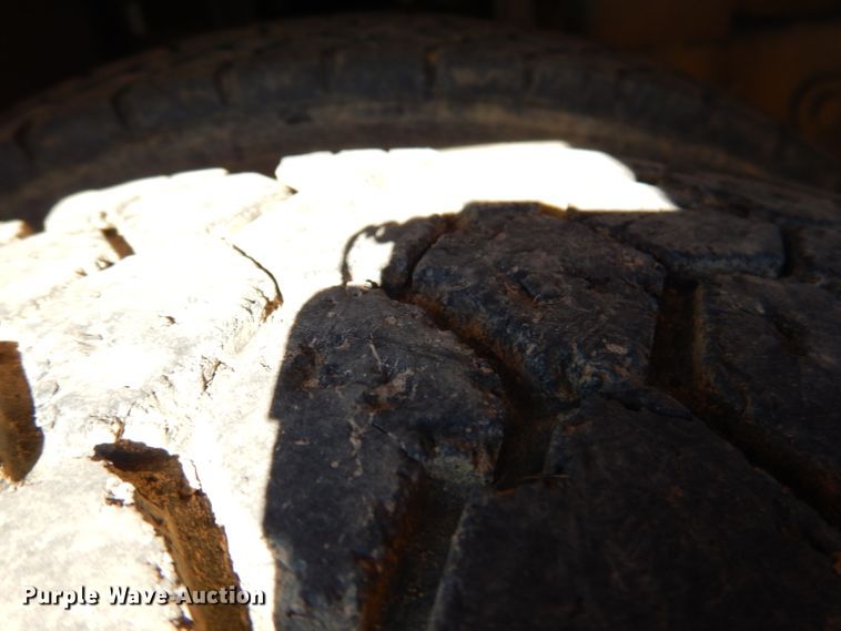 image for item DJ3771 1982 Ford F600  bucket truck