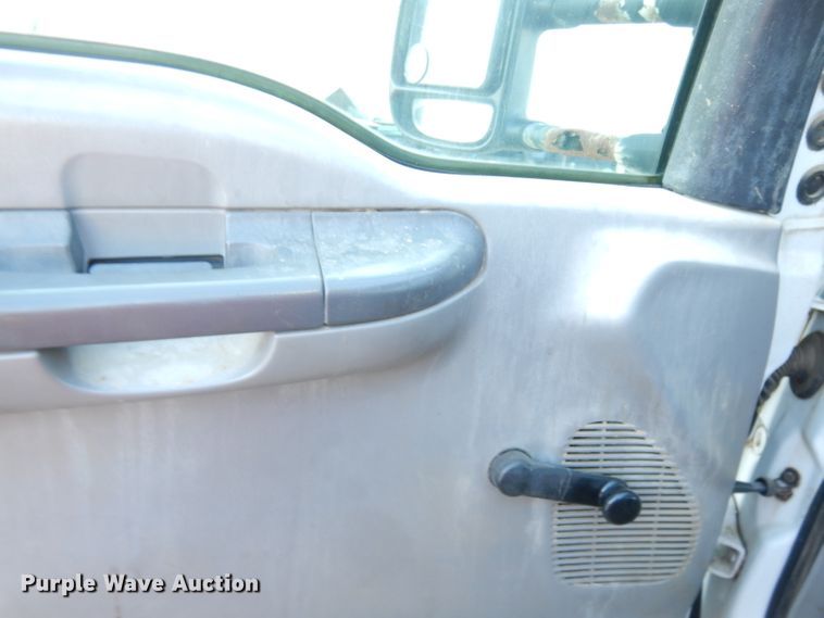 image for item DK3140 2000 Ford F450 Super Duty XL  flatbed truck