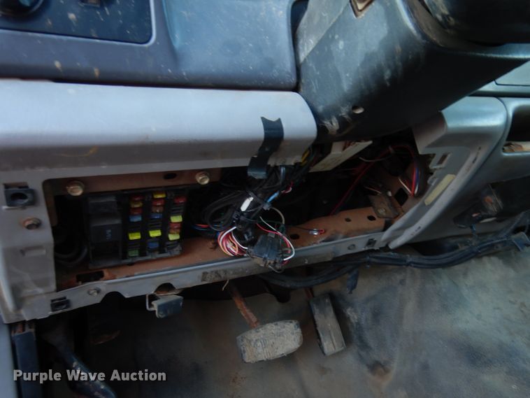 image for item DK3140 2000 Ford F450 Super Duty XL  flatbed truck