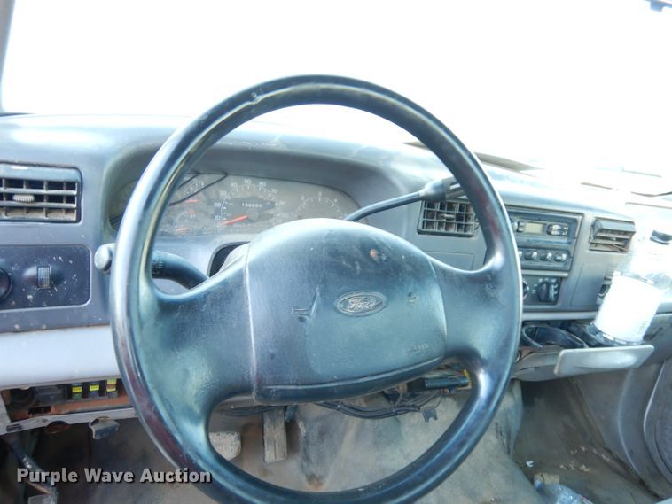 image for item DK3140 2000 Ford F450 Super Duty XL  flatbed truck