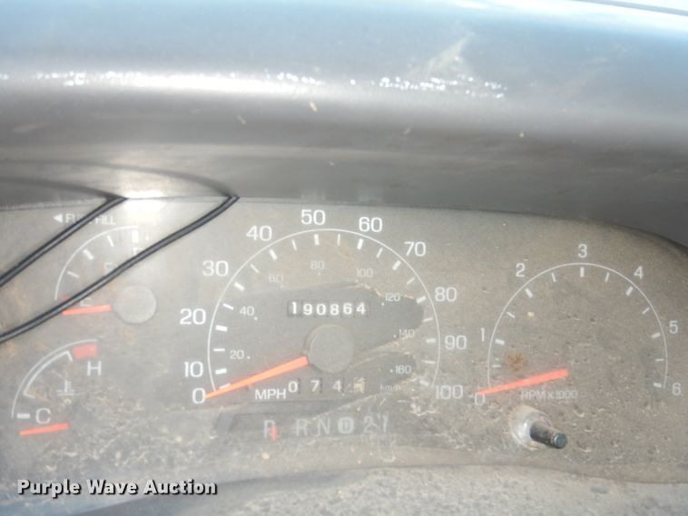 image for item DK3140 2000 Ford F450 Super Duty XL  flatbed truck