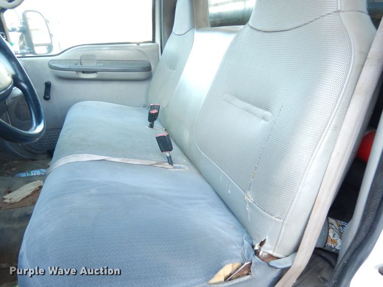 image for item DK3140 2000 Ford F450 Super Duty XL  flatbed truck