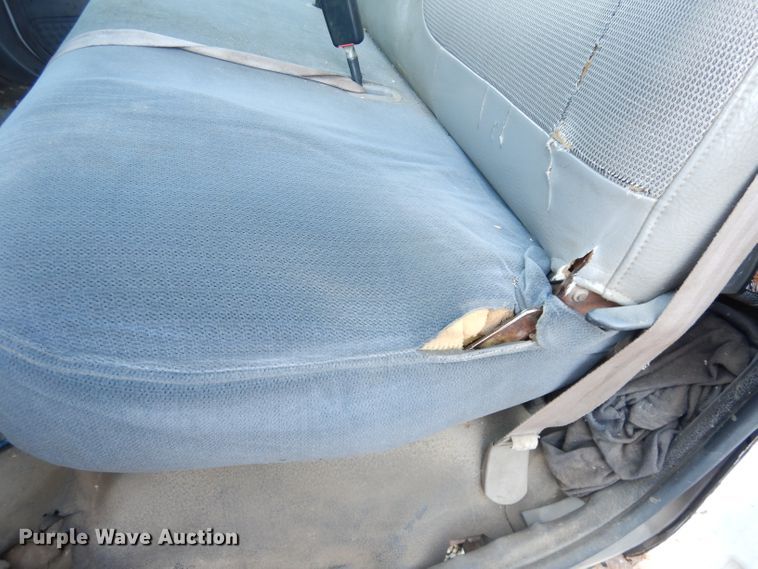 image for item DK3140 2000 Ford F450 Super Duty XL  flatbed truck