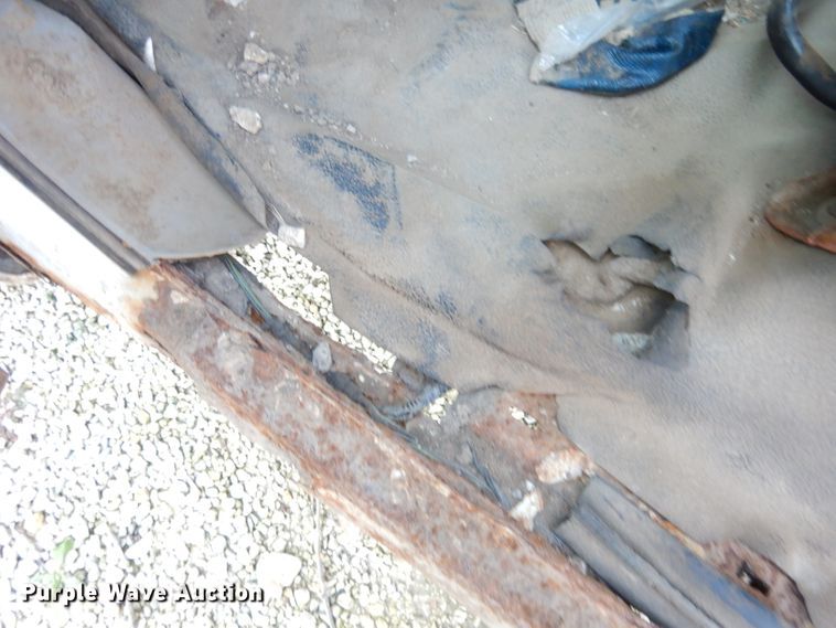 image for item DK3140 2000 Ford F450 Super Duty XL  flatbed truck