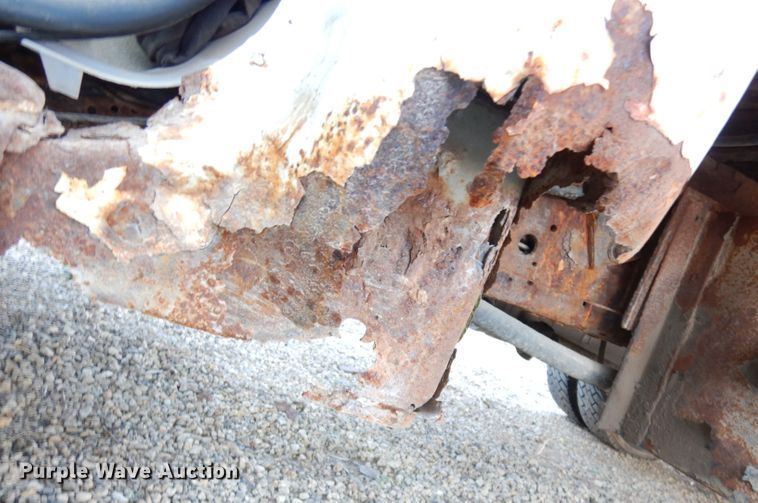 image for item DK3140 2000 Ford F450 Super Duty XL  flatbed truck