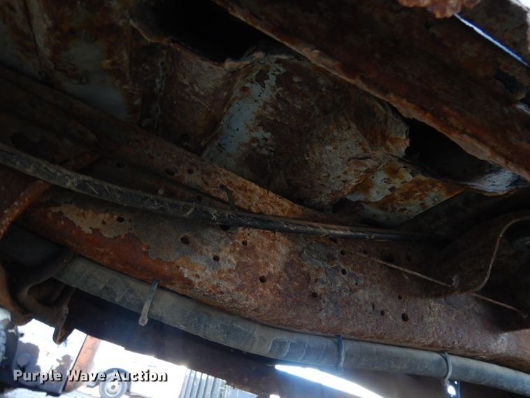 image for item DK3140 2000 Ford F450 Super Duty XL  flatbed truck